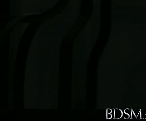Bdsm xxx kraftalega kafbátur er innilokuð og niðurlægð af frilla
